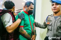 10 Potret Virgoun Kala Gelar Perkara Kasus Narkoba, Tertunduk Lesu - Pakai Sabu Lagi Karena Ingin Kurus