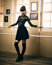 10 Potret Visual Suzy yang Tak Menua, 'Nation's First Love' Makin Cantik Paripurna Saat Ikut Tren Gaya Rambut 'Hime Cut'