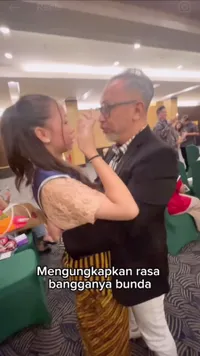 10 Potret Wisuda Kelulusan Anak-anak Mona Ratuliu dan Indra Brasco, Penuh Tangis Haru Serta Perasaan Bangga