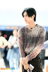 10 Potret Wonbin RIIZE di Bandara, Visual Ganteng Tanpa Cela Sukses Curi Perhatian