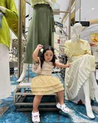 10 Potret Xarena Anak Siti Badriah Shopping Bareng Sang Bunda, Gaya Centilnya Bikin Gemas
