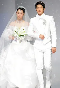 11 Bintang Drama Korea Pakai Gaun Nikah, Cantik Bening Maksimal