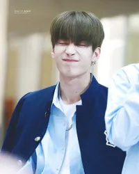 11 Foto Han Seungwoo PDX101, Visual Ganteng di Balik Poni Panjang