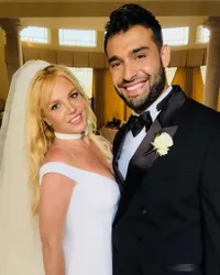 11 Foto Pernikahan Britney Spears dan Sam Asghari, Romantis Bak Fairytale - Hampir Digagalkan Mantan Suami