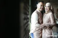11 Foto Venna Melinda dan Ferry Irawan di Depan Media, Tak Malu Peluk Cium dengan Mesra