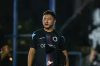 11 Potret Ananda Omesh Saat Main Sepak Bola, Senyum Ganteng Penuh Bahagia - Kocak Kontrol Bola Sambil Lompat Bikin Netizen Ngakak