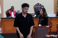 11 Potret Angger Dimas Emosi Saat Melihat Yudha Arfandi di Persidangan, Akui Sampai Mau Pingsan