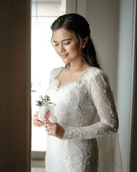 11 Potret Detail Gaun Pengantin Audi Marissa, Mewah Elegan dengan Bahan Lace & Kristal