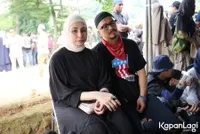 11 Potret Ferry Maryadi Ungkap Kenangan Bersama Mendiang Ibunda, Mengaku Tak Pernah Dimarahi - Beri Dukungan Sejak Kecil