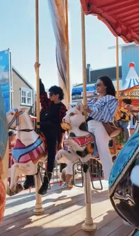 11 Potret OOTD Rossa Saat Liburan di Amerika Bareng Anak Bujangnya, Cantik Banget Bak Masih Gadis