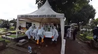 11 Potret Pemakaman Jenazah Soraya Abdullah, Dilakukan Sesuai Protokol Covid-19 - Dihadiri Oleh Keluarga Saja