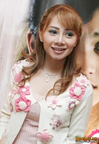 11 Potret Transformasi Wajah Femmy Permatasari dari Dulu Hingga Kini, Pamer Hidung Baru Hasil Oplas di Korea