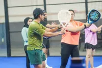 11 Potret Bio One Jadi Pelatih Padel, Tak Permasalahkan Disebut FOMO - yang Penting Sehat