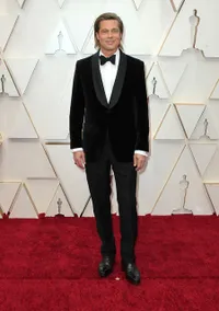 12 Foto Fashion Artis Hollywood di Red Carpet Oscar 2020, Serba Mewah & Glamor!
