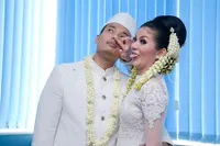 12 Foto Kenangan Intan RJ Bersama Sang Suami, Selalu Romantis - Sering Liburan Bareng Anak-anak