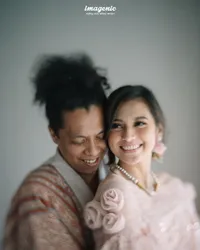 12 Foto Pernikahan Arie Kriting dan Indah Permatasari, Tetap Bahagia Meski Tak Dapat Restu Ibunda