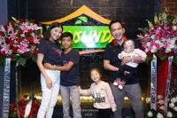 12 Foto Kedekatan Sarwendah dan Betrand Peto, Kerap Disebut Netizen Terlalu Lengket