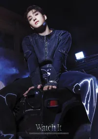 12 Potret Comeback Terbaru The Boyz 'WATCH IT', Bagaikan Kumpulan Anak Jalanan Geng Motor!
