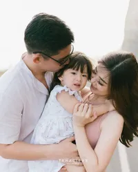 12 Potret Liburan Franda dan Samuel Zylgwyn di Bali, Sempat Photoshoot Bareng Vechia yang Nggemesin Banget!