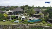 12 Potret Perayaan Malam Tahun Baru Keluarga Maia Estianty, Dinner di Villa Mewah dengan Pemandangan Laut