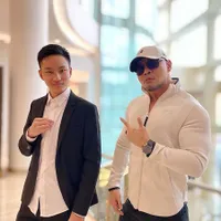 12 Potret Seleb Cowok yang Single Parents, Jadi Hot Daddy Saat Asuh Anak