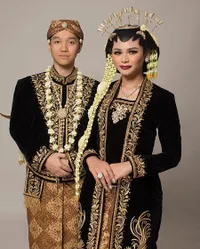 13 Foto Pesta Pernikahan Kartika Adik Krisdayanti, Megah dengan Adat Jawa