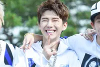 14 Idol K-Pop Pemilik 'Indian Dimples', Lesung Pipi Unik yang Bikin Fans Selalu Pengin Lihat Senyuman Manis Sang Idola
