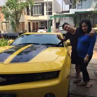 14 Potret Mobil Artis Indonesia Dengan Harga Fantastis, Gaji UMR Lihat Sambil Ngiler - Punya Raffi Ahmad & Atta Halilintar Nggak Ada Lawan