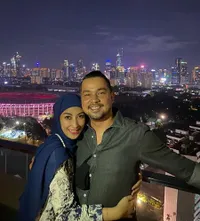 14 Tahun Menikah, Intip Potret Mesra Sultan Djorghi dan Istri - Pernah Menganggur 2 Tahun