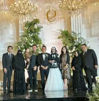 15 Potret Artis di Pernikahan Adiba Khanza dan Egy Maulana, Ada Cindy Fatika Sari hingga Mona Ratuliu - Irish Bella Datang Sendirian