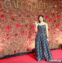 15 Potret Artis di Red Carpet Premiere Serial 'GADIS KRETEK', Bertabur Bintang Lintas Generasi