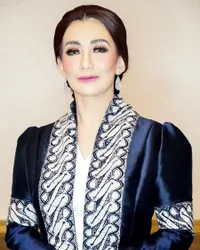 15 Potret Transformasi Reza Artamevia Usai Bebas Dari Jerat Narkoba, Makin Cantik - Percaya Diri Dengan Tubuh Berisi