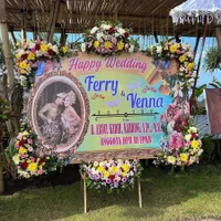 15 Potret Venue Pernikahan Venna Melinda dan Ferry Irawan di Bali, Bernuansa Romantis di Pinggir Pantai - Dipenuhi Papan Ucapan Selamat