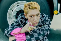 17 Foto Teaser Ten NCT Single Solo 'Paint Me Naked', Edgy dengan Kuku Dihiasi Nail Art dan Rambut Blonde Cepak!