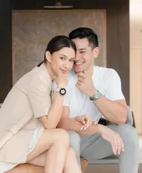 17 Tahun Menikah, Ini Sederet Potret Nana Mirdad dan Andrew White yang Selalu Tampak Awet Muda - Disebut Netizen Vampire Couple!