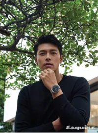 20 Foto Bukti Hyun Bin Punya Bahu Lebar Nyaman Buat Bersandar, Penyegaran Mata Buat yang di Rumah Aja