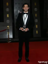 25 Foto Aktor dan Aktris Papan Atas di Red Carpet FFI 2021, Penampilan Asmara Abigail Paling Curi Perhatian!