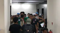3 Kali Ditangkap karena Narkoba, Potret Ammar Zoni Melangkah Tegap Pakai Baju Tahanan Menyita Perhatian