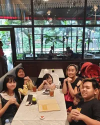 3 Kali Menikah, 8 Potret Pinkan Mambo dan Anak-anaknya yang Tak Tersorot - Urus 6 Buah Hati Tanpa Baby Sitter
