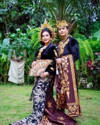 3 Tahun Menikah, Begini Potret Ajun Perwira dan Jennifer Jill yang Makin Mesra - Rumah Tangga Sempat Retak Karena Narkoba