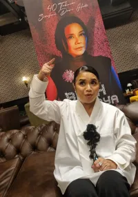 40 Tahun Bermusik, 10 Potret Ruth Sahanaya Dapat Sekolah Gratis dari Suami Tercinta  