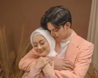 6 Foto Post Wedding Dinda Hauw dan Rey Mbayang, Saling Tatap Mesra - Pelukan Romantis