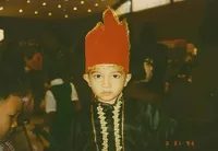 6 Potret Masa Kecil Kevin Kambey Bintang 'BUKU HARIAN SEORANG ISTRI', Imut saat Pakai Baju Adat - Punya Sorot Mata Tajam