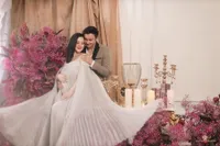 6 Potret Maternity Shoot Felicya Angelista yang Bernuansa Mewah, Cantik Banget Kenakan Gaun Panjang dengan Bahu Terbuka - Pancarkan Pesona Keibuan