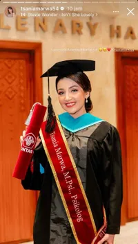 6 Potret Menawan Tsania Marwa Saat Wisuda S2 Psikologi, Penuh Perjuangan - Raih Predikat Cumlaude