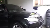 6 Potret Mobil Baru Citra Kirana dan Rezky Aditya yang Harganya Miliaran, Rezeki Baby Athar - Gagah Berwarna Hitam dan Lincah Lewati Gang Sempit