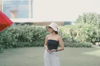 6 Potret Nana Mirdad dan Keluarga Staycation di Hotel Mewah Bali, Nikmati Pemandangan Laut sambil Dansa Bareng Suami - Asyik Berjemur 