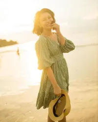 6 Potret Photoshoot Rossa dalam Suasana Senja di Pantai, Prilly Latuconsina: Cantiknya Gak Nyantai!