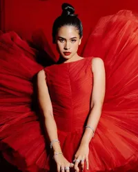 6 Potret Photoshoot Terbaru Maudy Ayunda yang Bak Sosialita, Elegan dan Berkelas Pakai Outfit Branded - Banjir Pujian Netizen