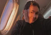 6 Potret Sandrinna Michelle Bintang 'DARI JENDELA SMP' Liburan ke Labuan Bajo, Rok Satin Warna Pink Jadi Sorotan
